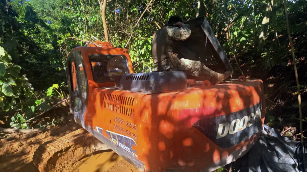Operativo militar neutraliza maquinaria de minería ilegal en Concepción, San Lorenzo